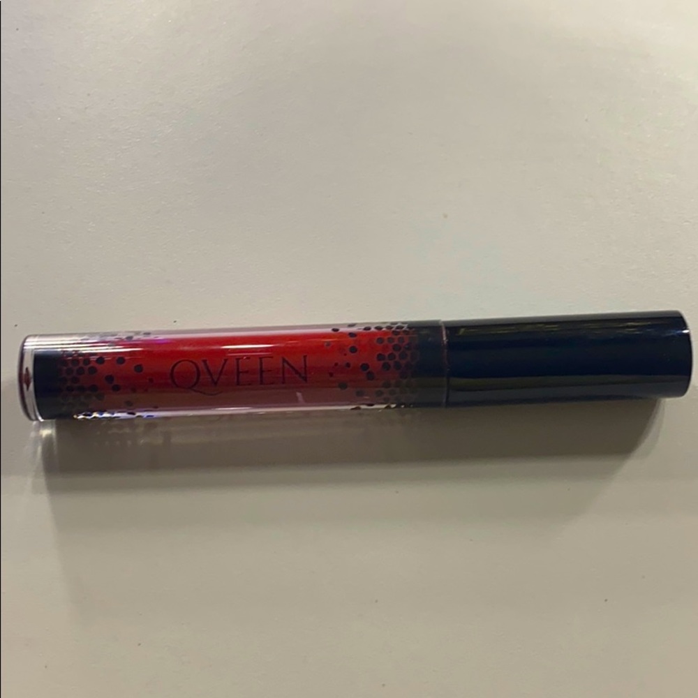 Qveen Liquid Lipstick